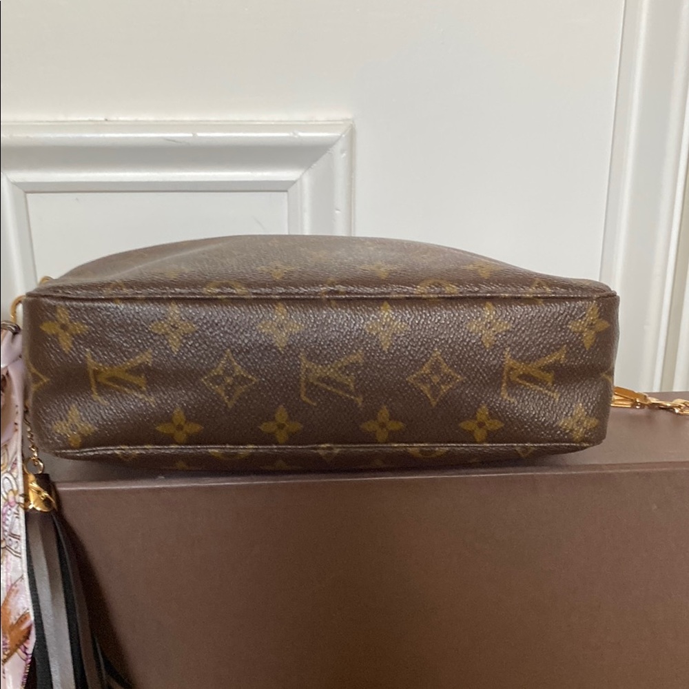 Louis Vuitton Trousse Toilette 23 Monogram Crossbody Bag πΌ - Picture 5 of 16